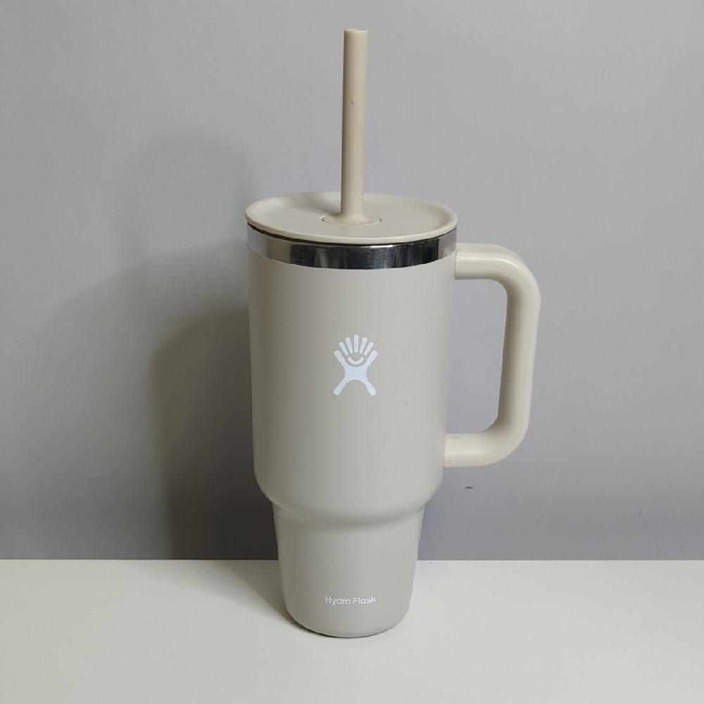 Hydro Flask Cream Tumbler with Handle and Straw